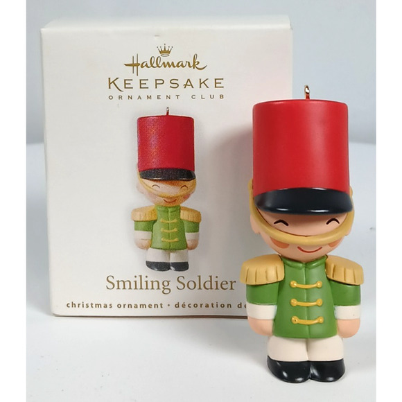 Hallmark Keepsake 2010 Miniature Ornament Smiling Soldier - Picture 1 of 8